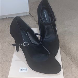 BcBgGeneration black suede Mary Jane pumps sz 8.5